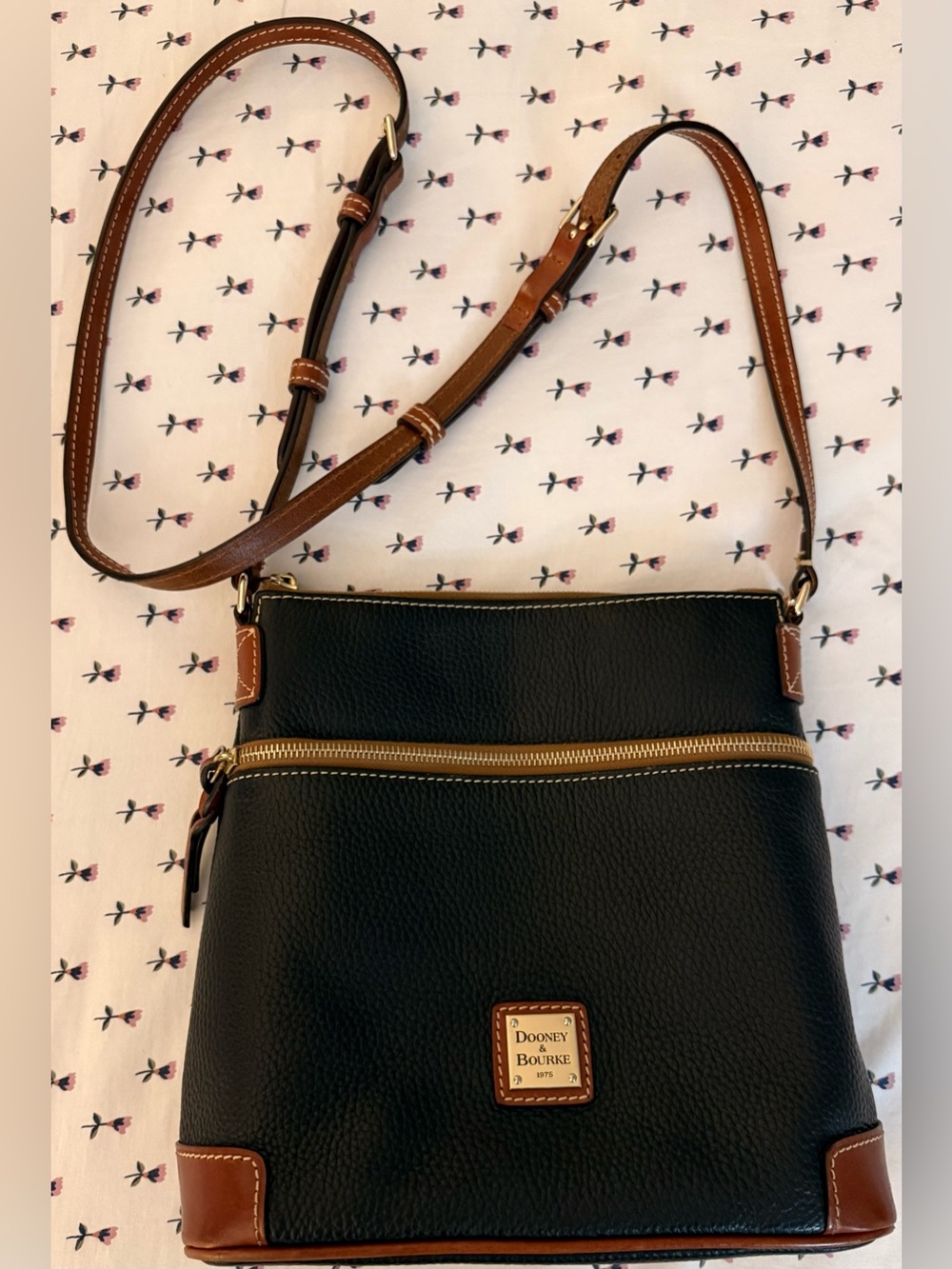 Dooney & Bourke Pebble Grain Leather Crossbody Bag – Large – EUC